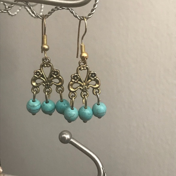 Turquoise & beads Necklace-Earrings. - Picture 5 of 7